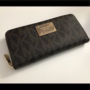 Michael Kors wallet